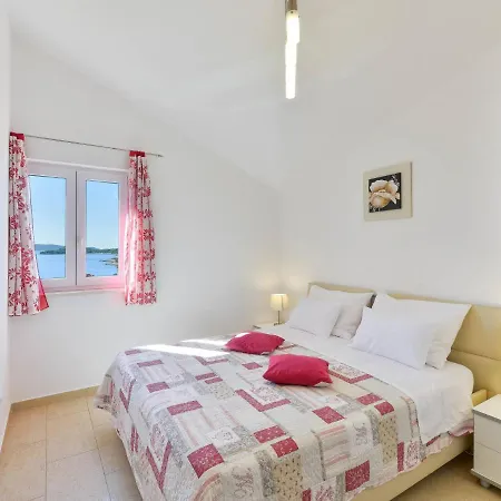 Apartment Apartment Villa Andjelka-7 By Interhome